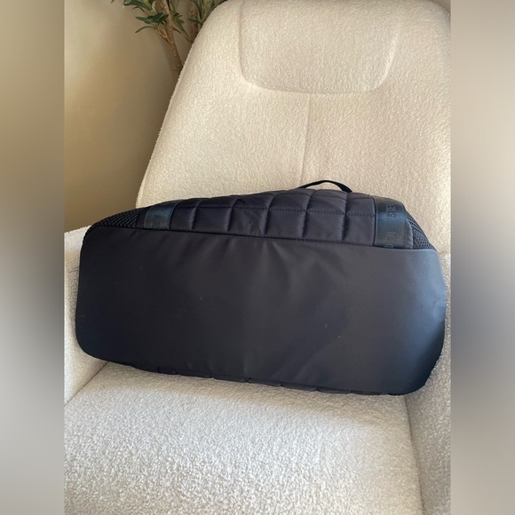 Extra large Steve Madden Black Quilted Duffel Bag NWOT - Picture 5 of 8